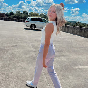 Meet your Posher, Zella